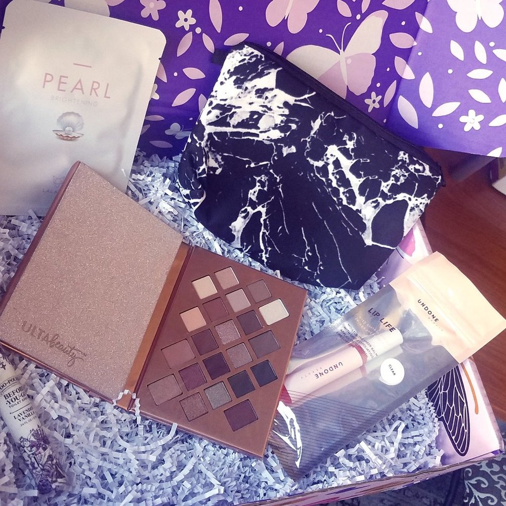 NEW Beauty Box - Picture 1 of 1